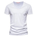 Camiseta masculina manga curta branca, gola V slim em algodão – estilo casual