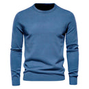Pulôver masculino azul de tricô com gola redonda