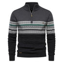 Suéter masculino com estampa nórdica, gola alta com zíper, nas cores cinza e preto com detalhes brancos.